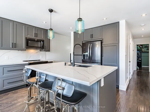 Additional image 6 of 48 Chatsworth Dr