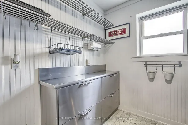 Additional image 12 of 2418 New St Unit 8