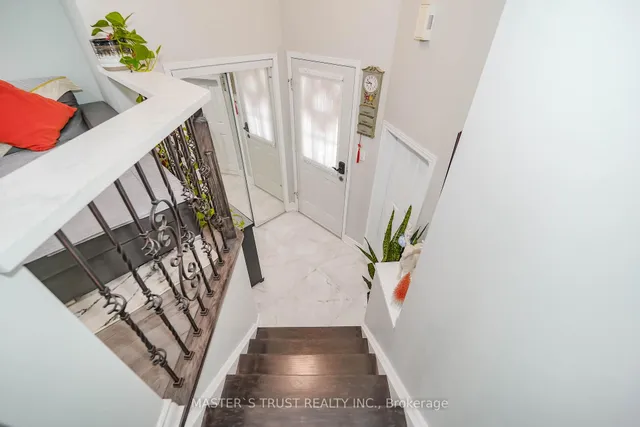 Additional image 32 of 40 Rochefort Dr