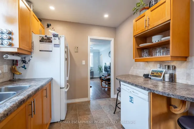 Additional image 21 of 1061 CENTRAL Ave