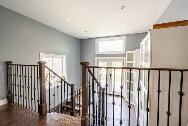 Additional image 16 of 534 Evans Rd