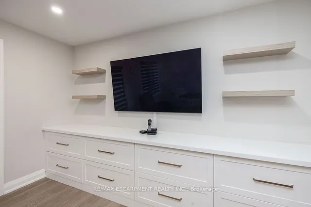 Additional image 17 of 1809 Upper Wentworth St Unit 22