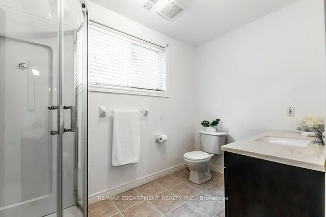 Additional image 40 of 62 Spadara Dr