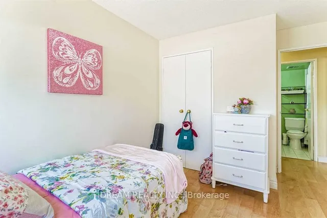 Additional image 23 of 3700 Kaneff Cres Unit 202