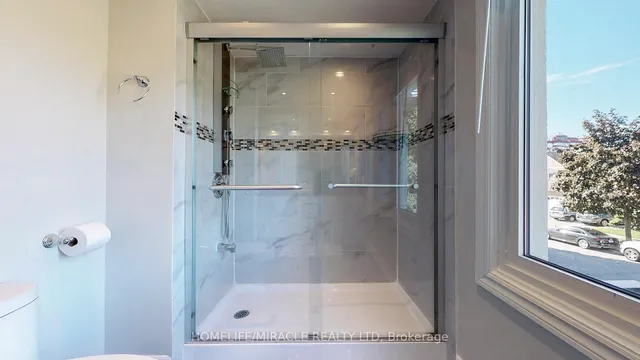 Additional image 19 of 24 Royal Rouge Tr