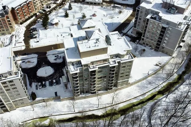 Additional image 32 of 3000 Creekside Dr Unit 304