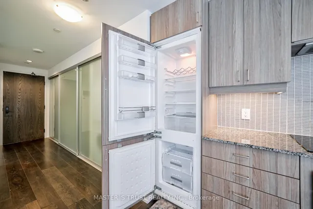 Additional image 6 of 426 University Ave Unit 2307