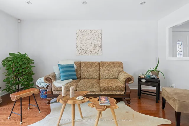 Additional image 20 of 8 Neapolitan Dr