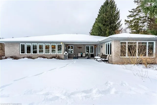 Additional image 42 of 715 Robson Rd