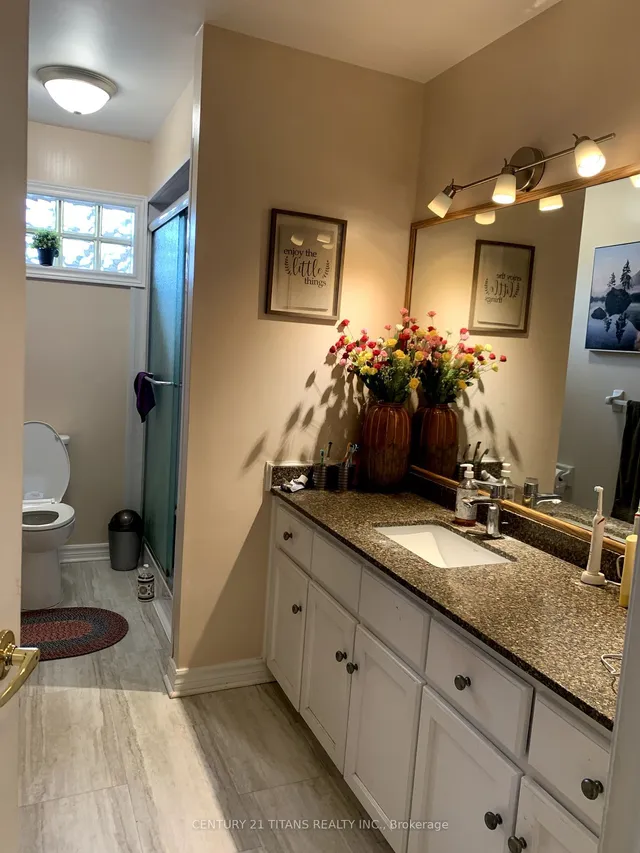 Additional image 29 of 99 Donnici Dr