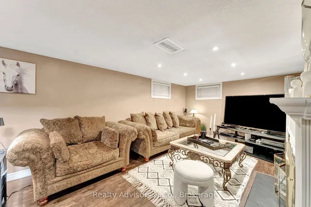 Additional image 27 of 924 Union St