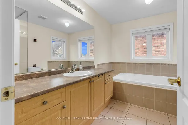 Additional image 23 of 5 Amaryllis Dr