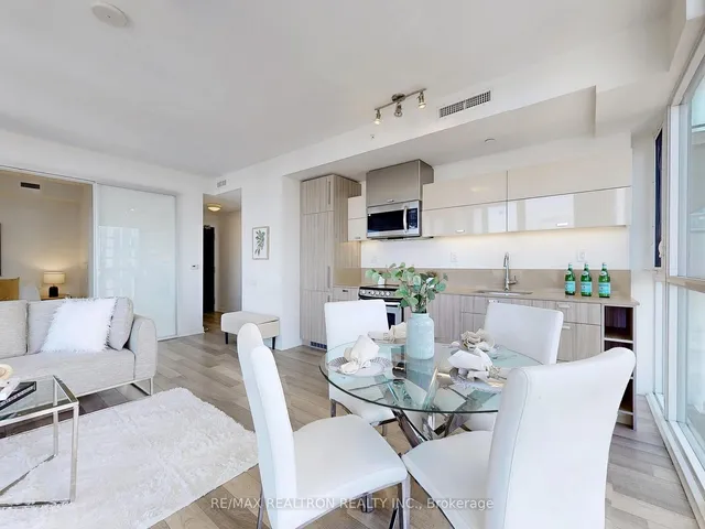 Additional image 10 of 290 Adelaide St Unit 3704