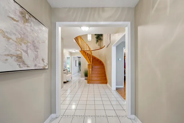 Additional image 6 of 56 Canarvan Crt