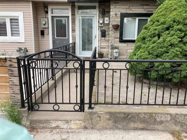 18 Brock Ave