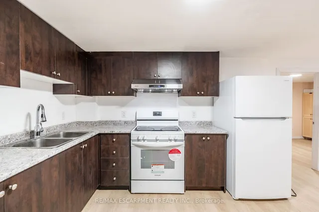 Additional image 30 of 19 Winthrop Pl