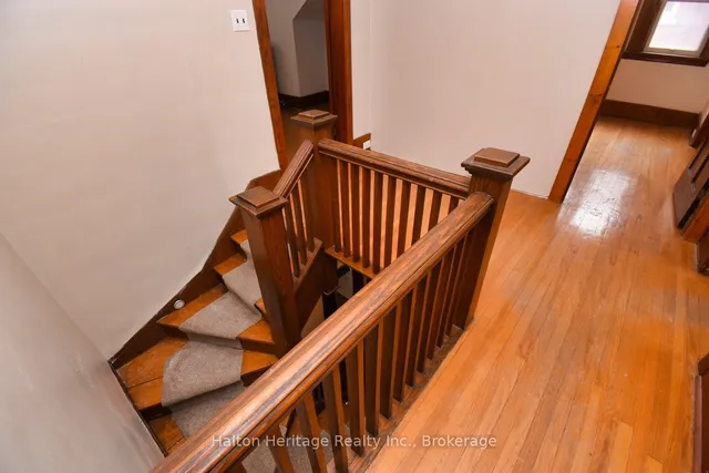 Additional image 20 of 129 Eastbourne Ave