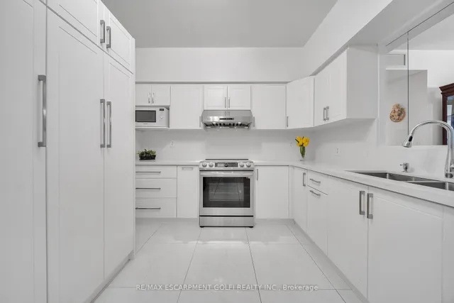 Additional image 13 of 8 Lee Centre Dr Unit PH203