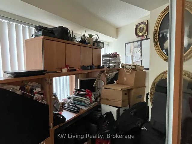 Additional image 18 of 33 University Ave Unit 1505