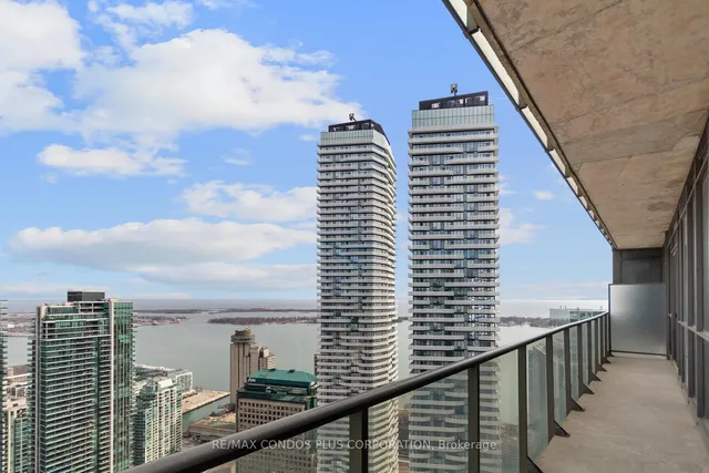 Additional image 19 of 65 Bremner Blvd Unit PH5103