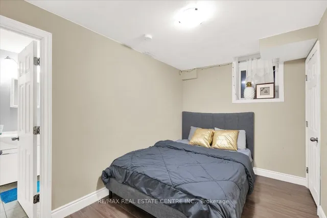 Additional image 39 of 94 IRWIN Ave