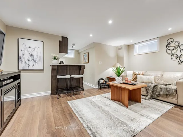 Additional image 32 of 54 Elmsthorpe Ave