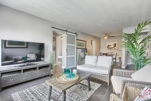 Additional image 20 of 2418 New St Unit 8