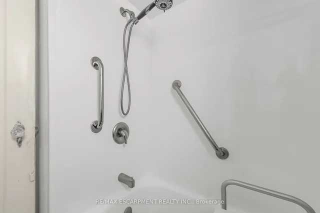 Additional image 26 of 215 Walter Ave