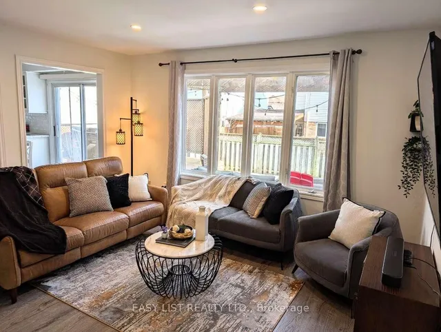 Additional image 11 of 12 Strathroy Cres