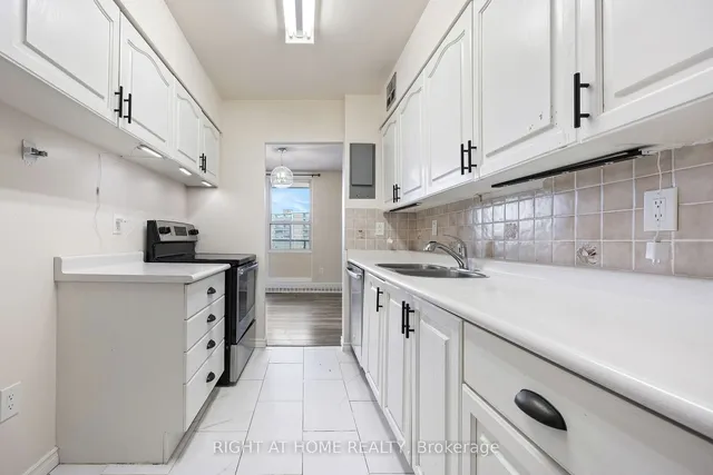 Additional image 6 of 1966 Main St Unit 808