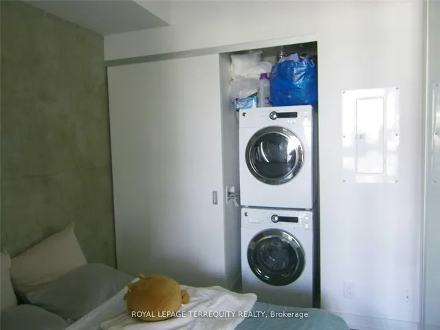 Additional image 10 of 39 Brant St Unit 909