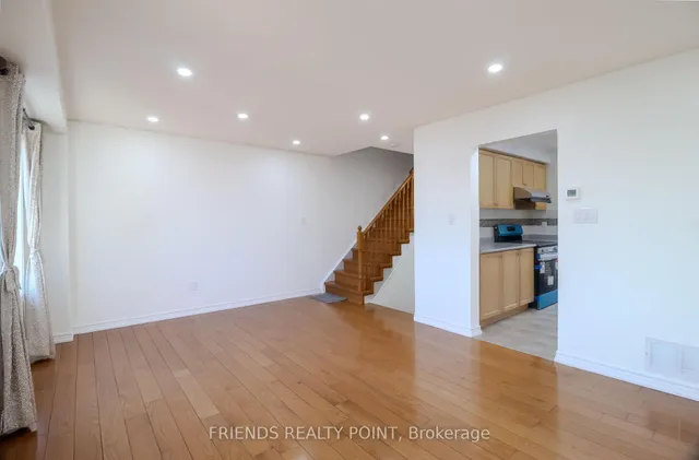 Additional image 8 of 1075 Ellesmere Rd Unit 5