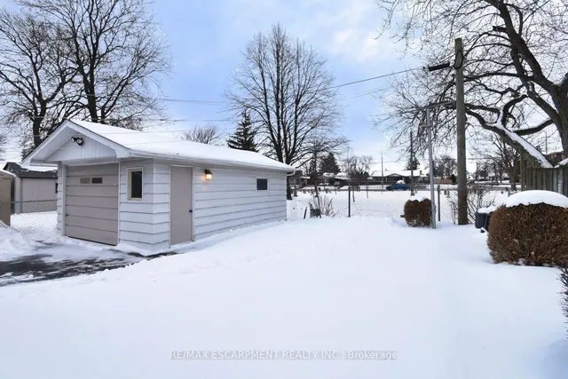 Additional image 33 of 40 SEELEY Ave