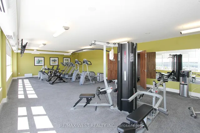 Additional image 18 of 112 Benton St Unit 704