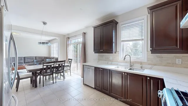 Additional image 19 of 32 Intrigue Tr