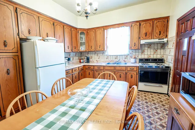 Additional image 10 of 217 Gladstone Ave