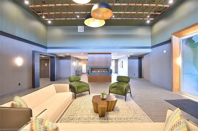 Additional image 11 of 450 dundas St Unit 233