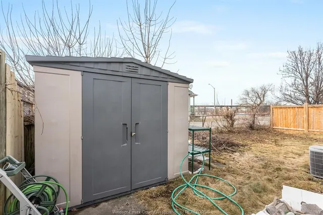 Additional image 11 of 354 FRONT St