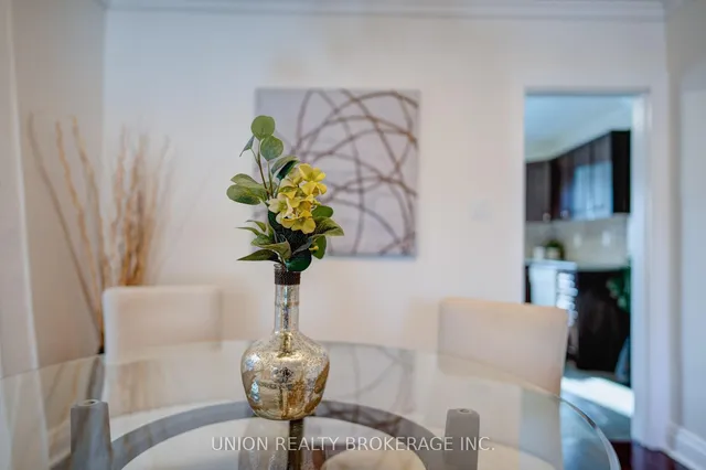 Additional image 9 of 530 Victoria Park Ave