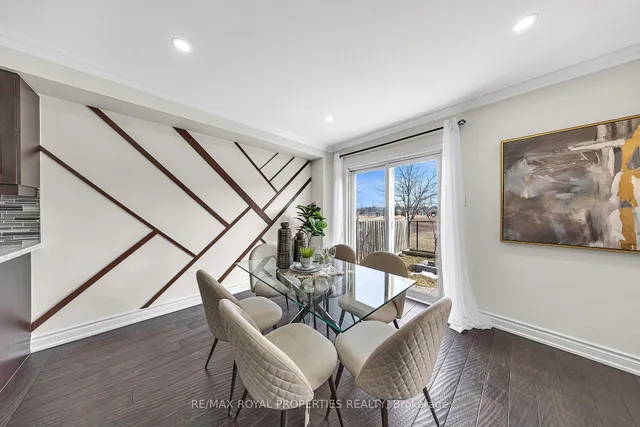 Additional image 28 of 19 Grosbeak Cres