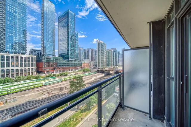 Additional image 27 of 25 Capreol Crt Unit 706