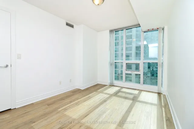 Additional image 16 of 12 Yonge St Unit 1206