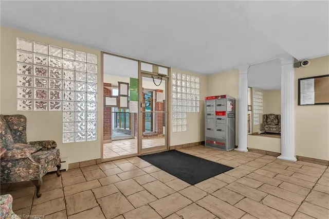 Additional image 4 of 851 Queenston Rd Unit 607