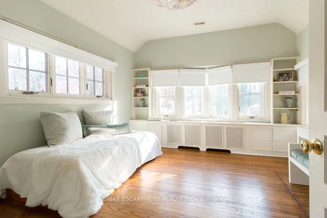 Additional image 37 of 293 Park St