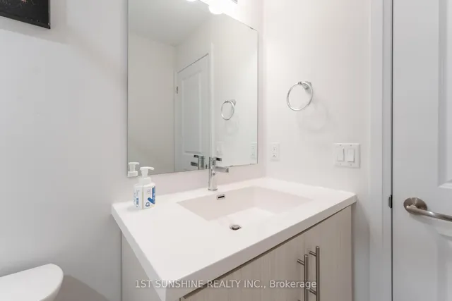 Additional image 33 of 1 Redfern Ave Unit 322