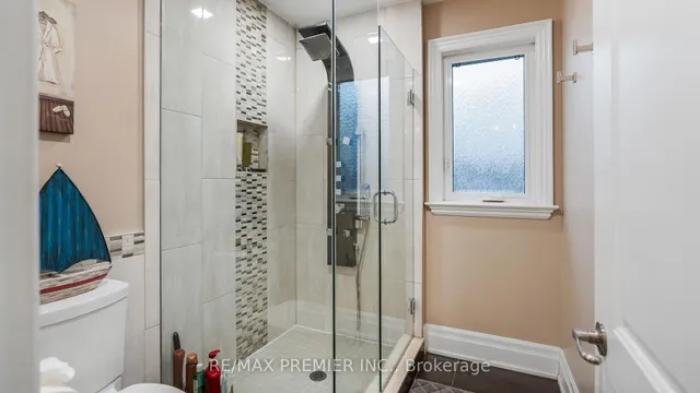 Additional image 28 of 1166 Glengrove Ave