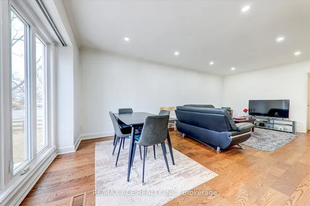 Additional image 15 of 12 Restever Gate