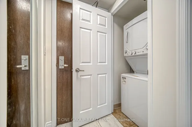 Additional image 18 of 35 Hollywood Ave Unit 1817