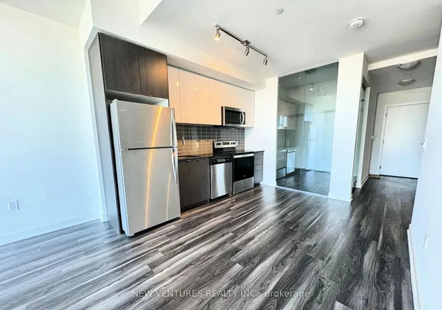 859 The Queensway N/A Unit 821