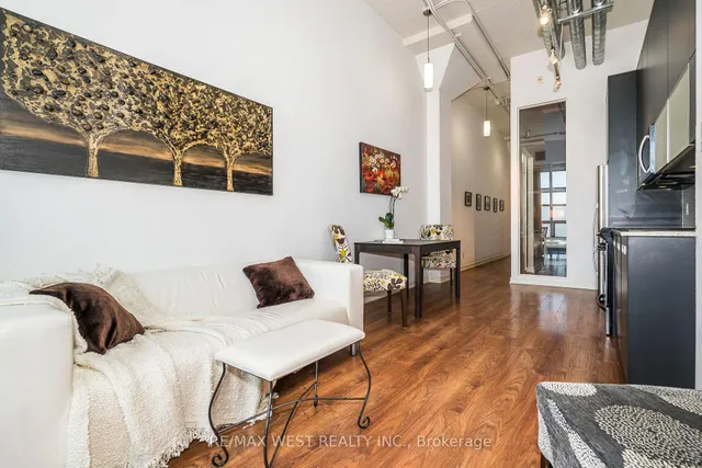 Additional image 19 of 380 Macpherson Ave Unit 333